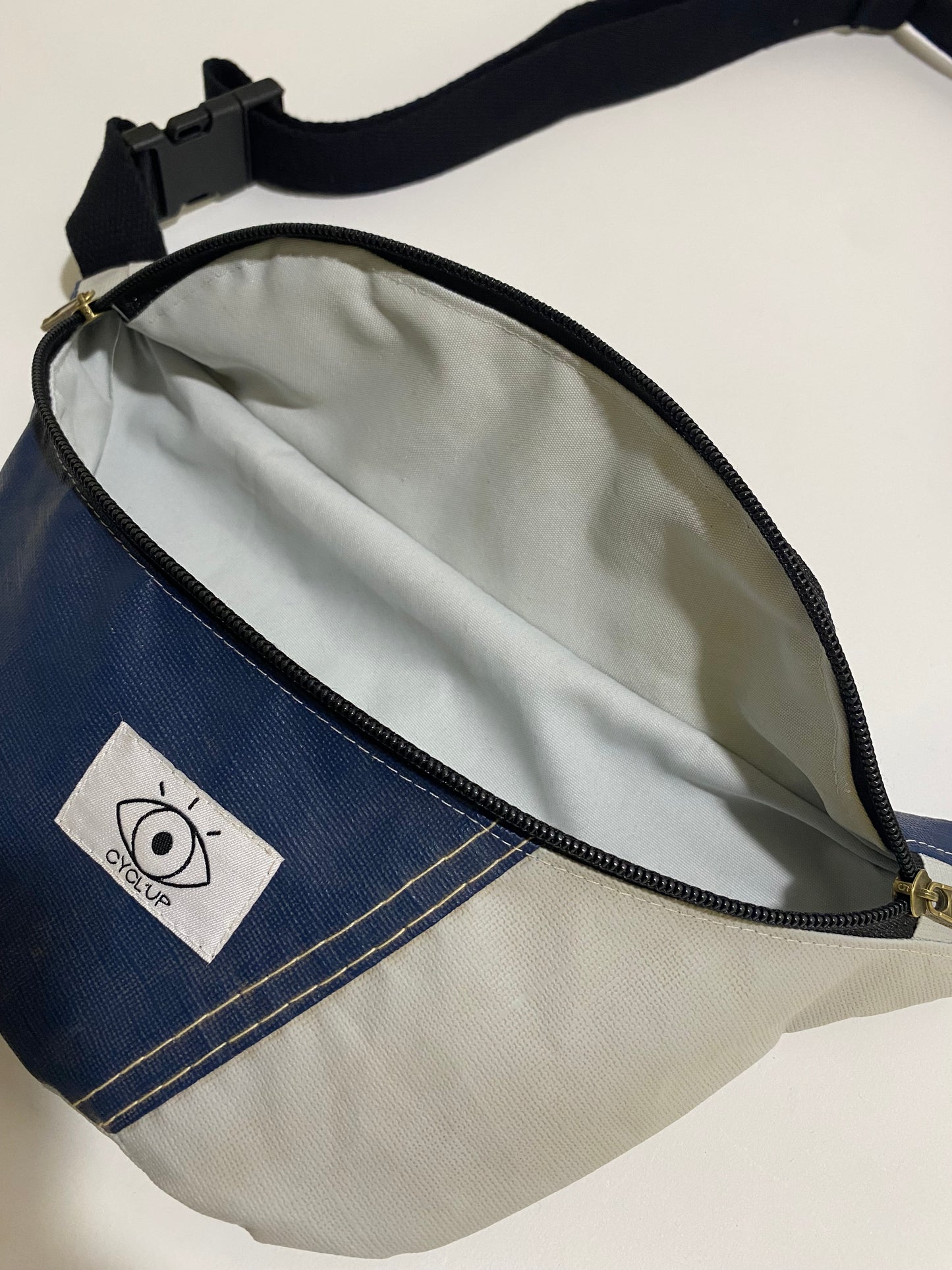Banane upcyclée imperméable