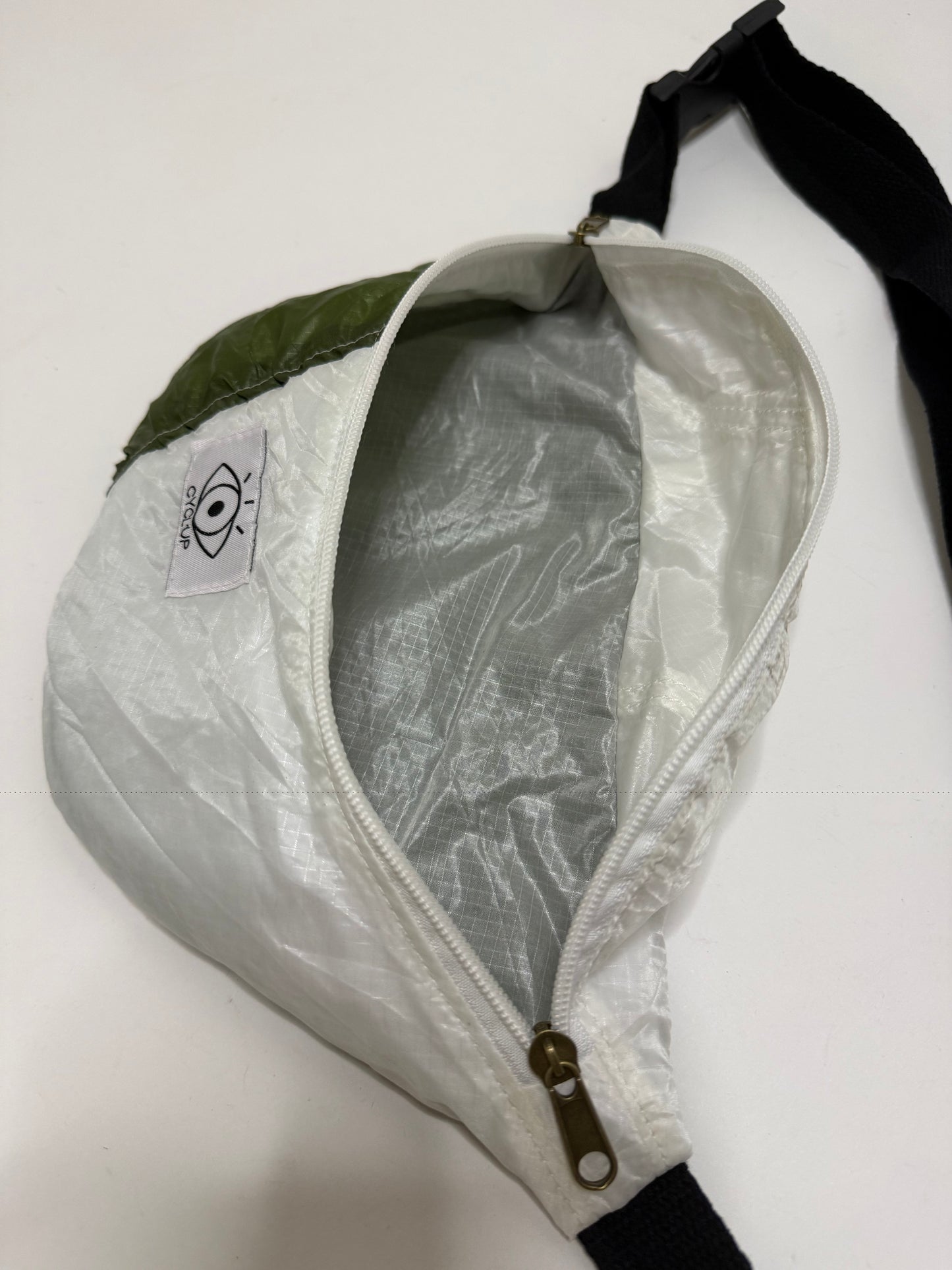 Banane upcyclée parachute