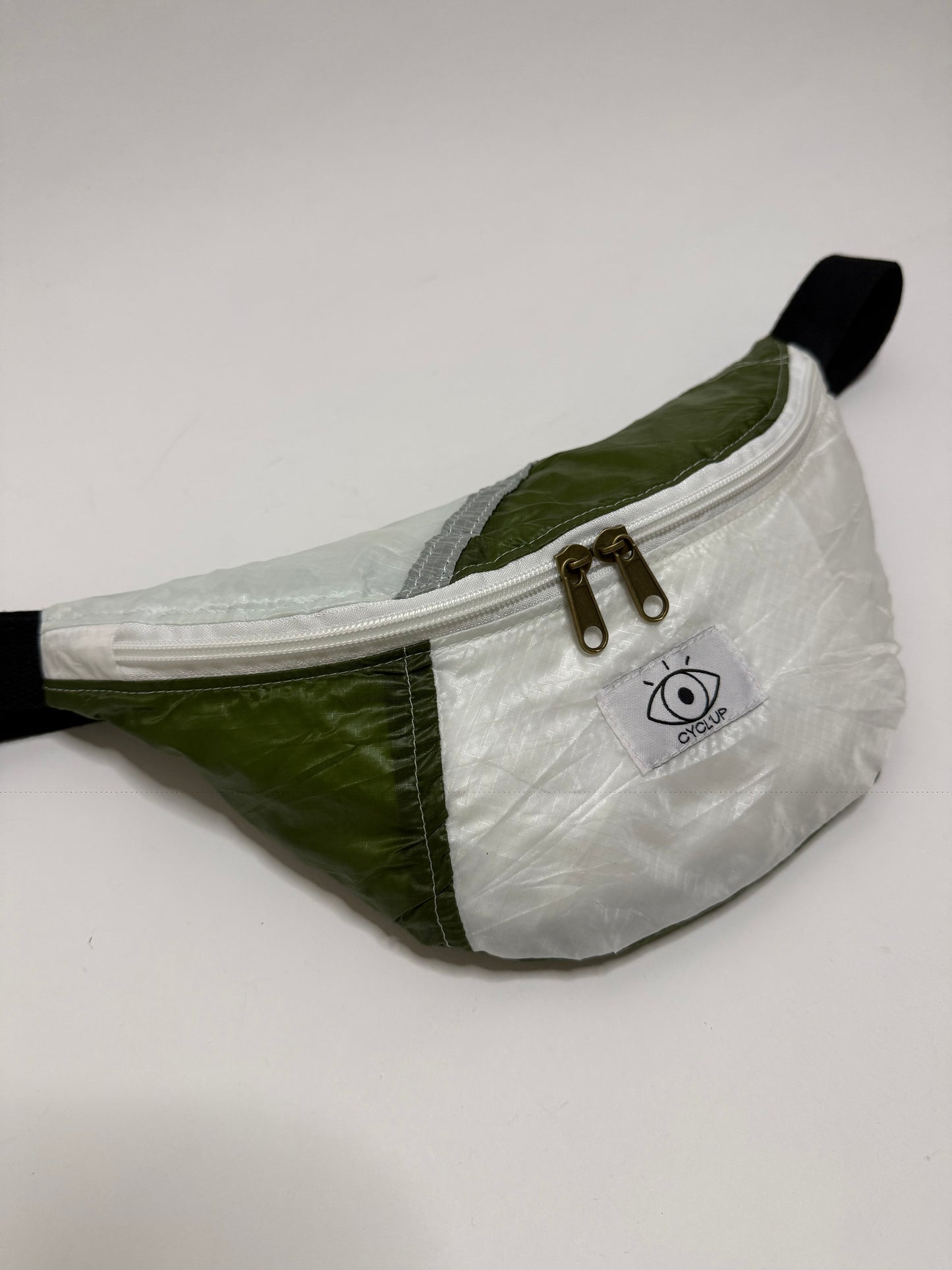 Banane upcyclée parachute