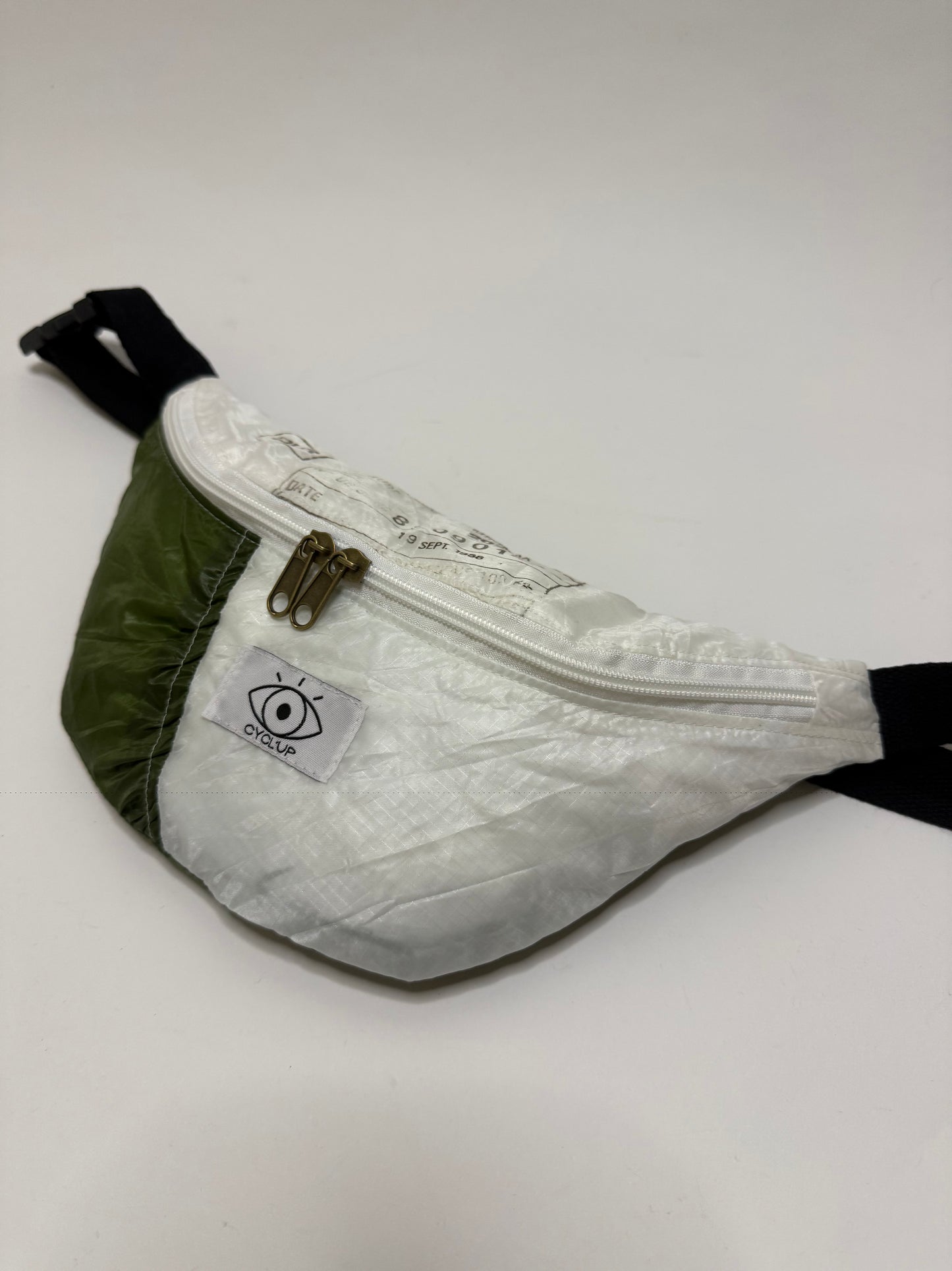 Banane upcyclée parachute