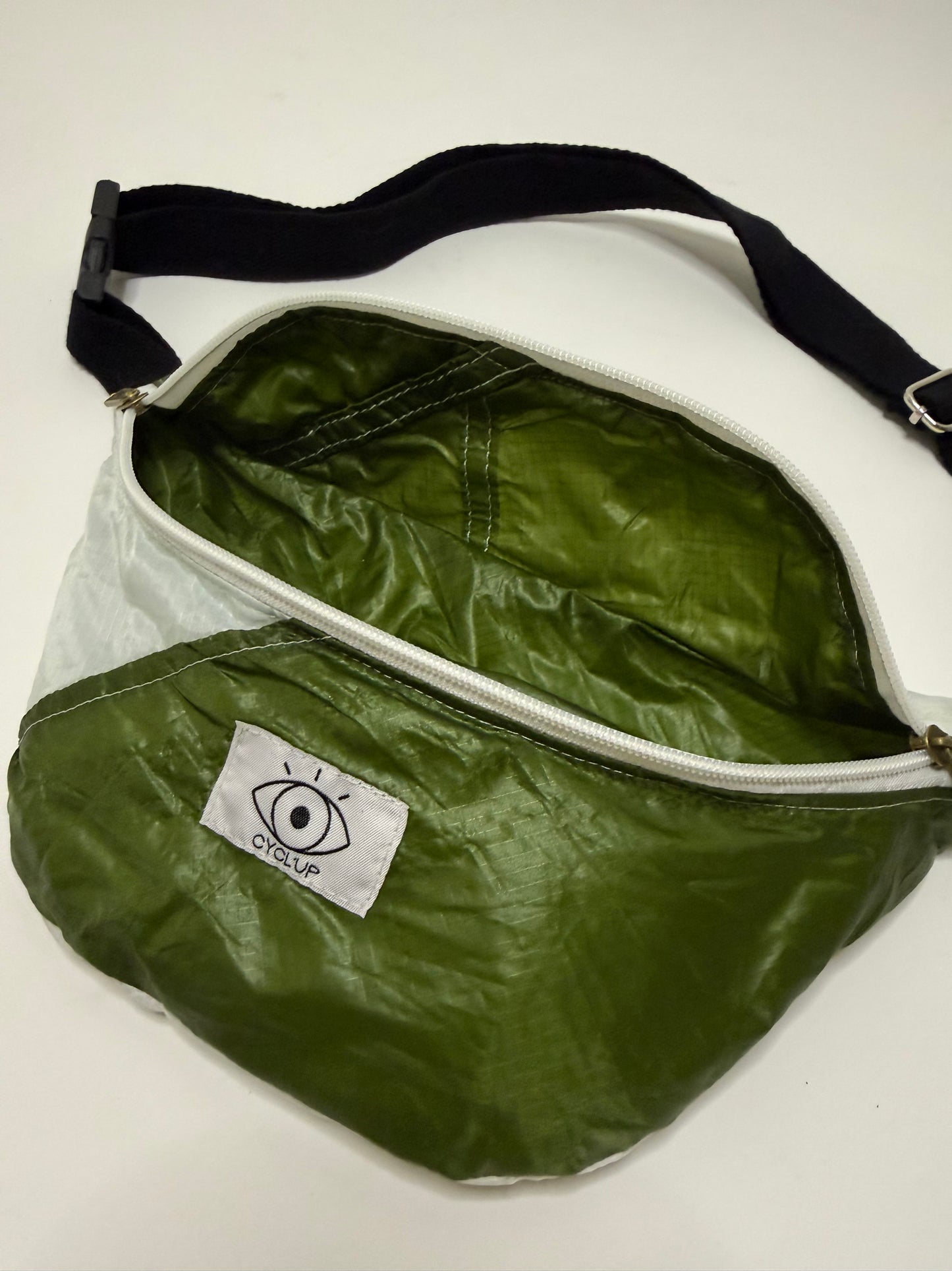 Banane upcyclée parachute