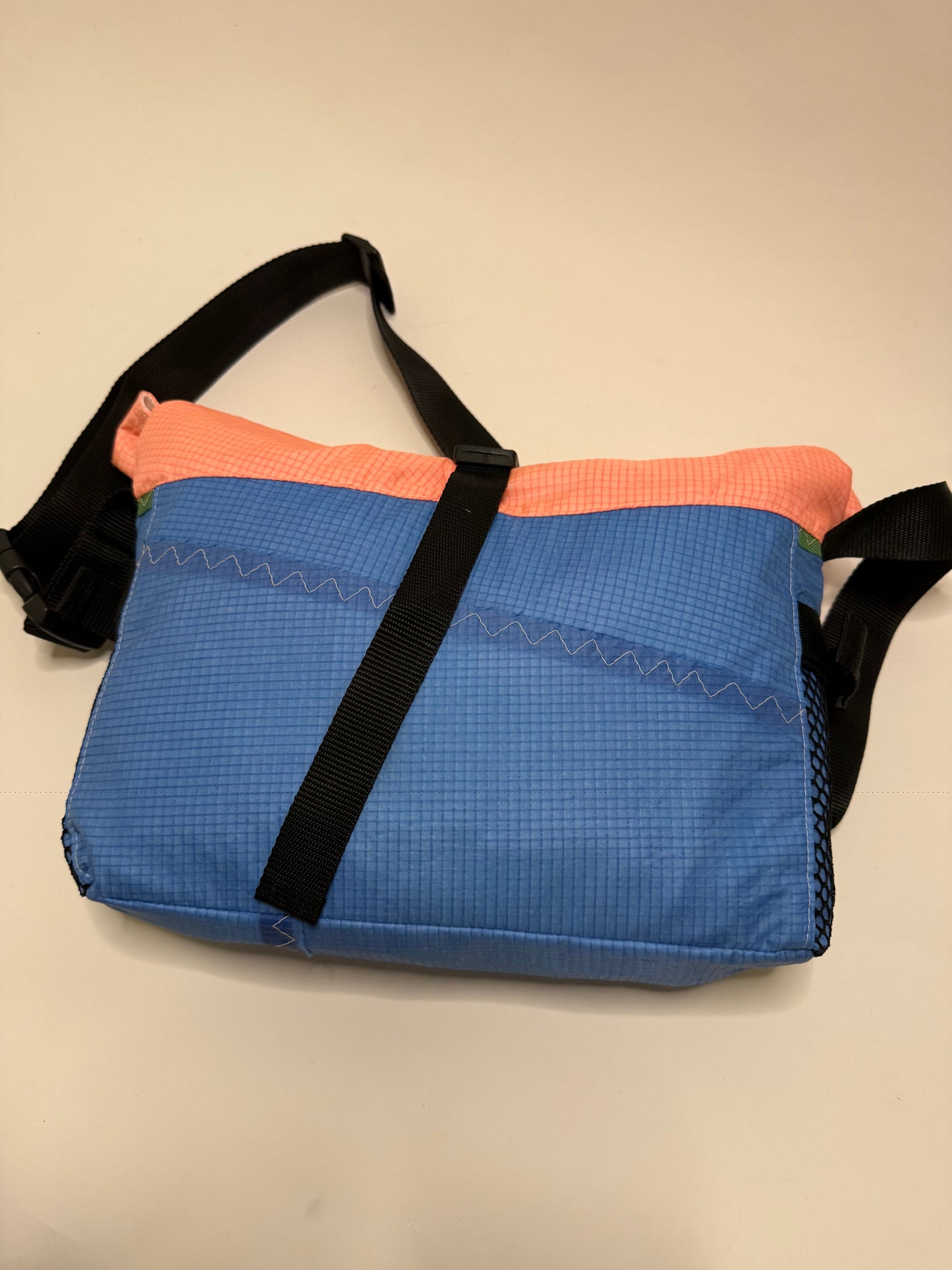 Sac besace roll top