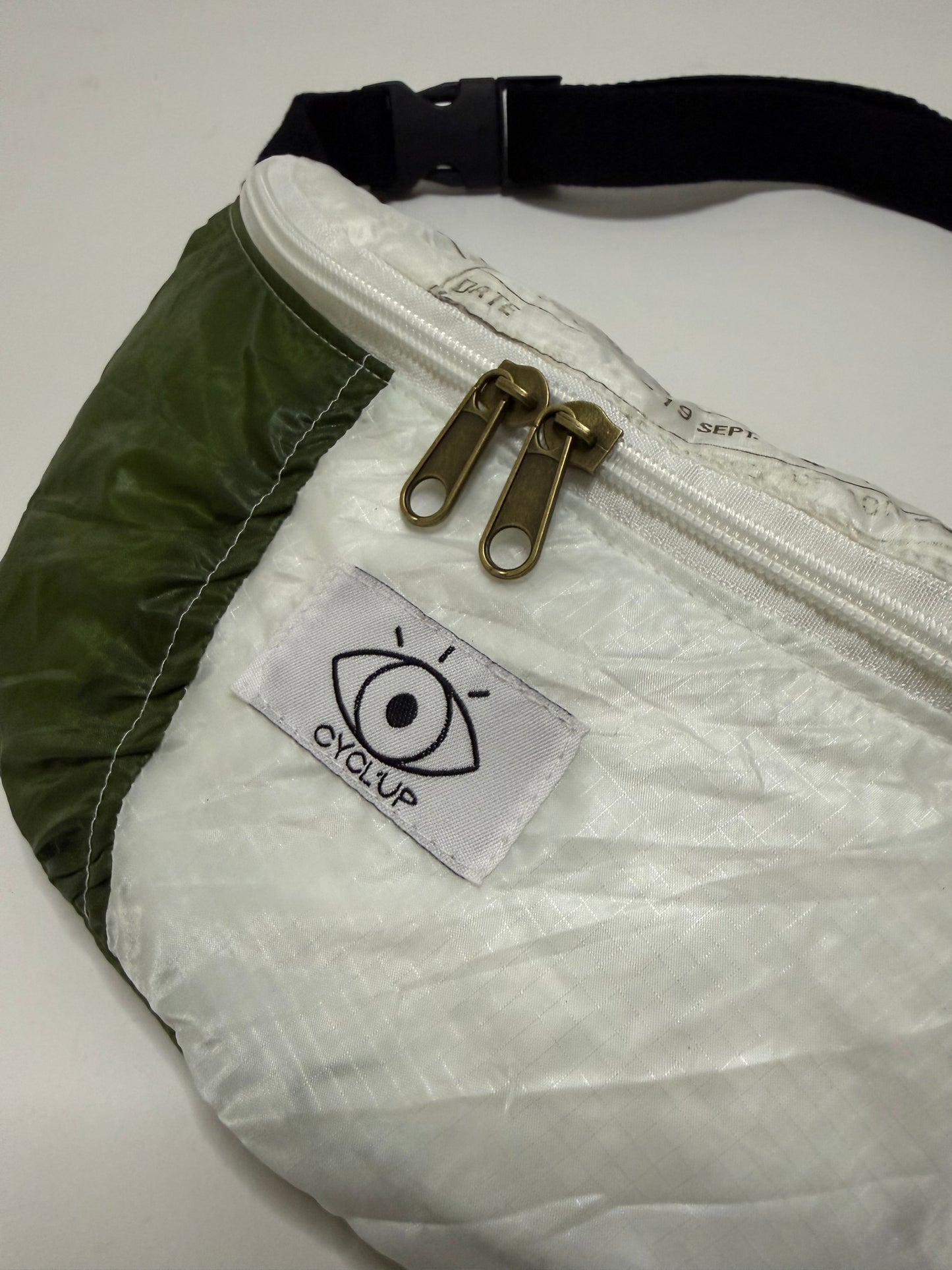 Banane upcyclée parachute