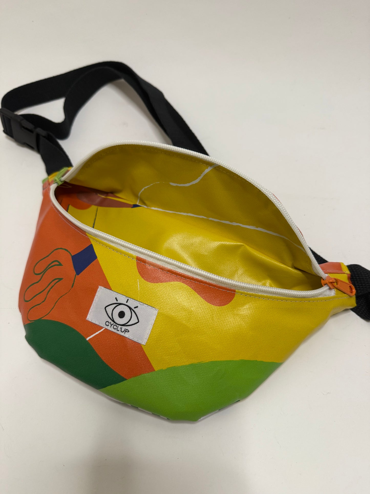 Banane upcyclée imperméable