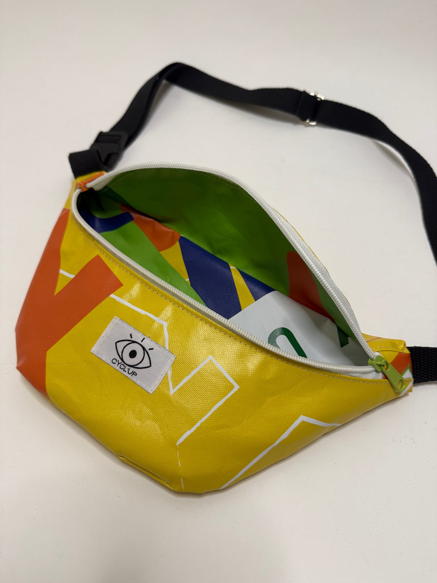 Banane upcyclée imperméable